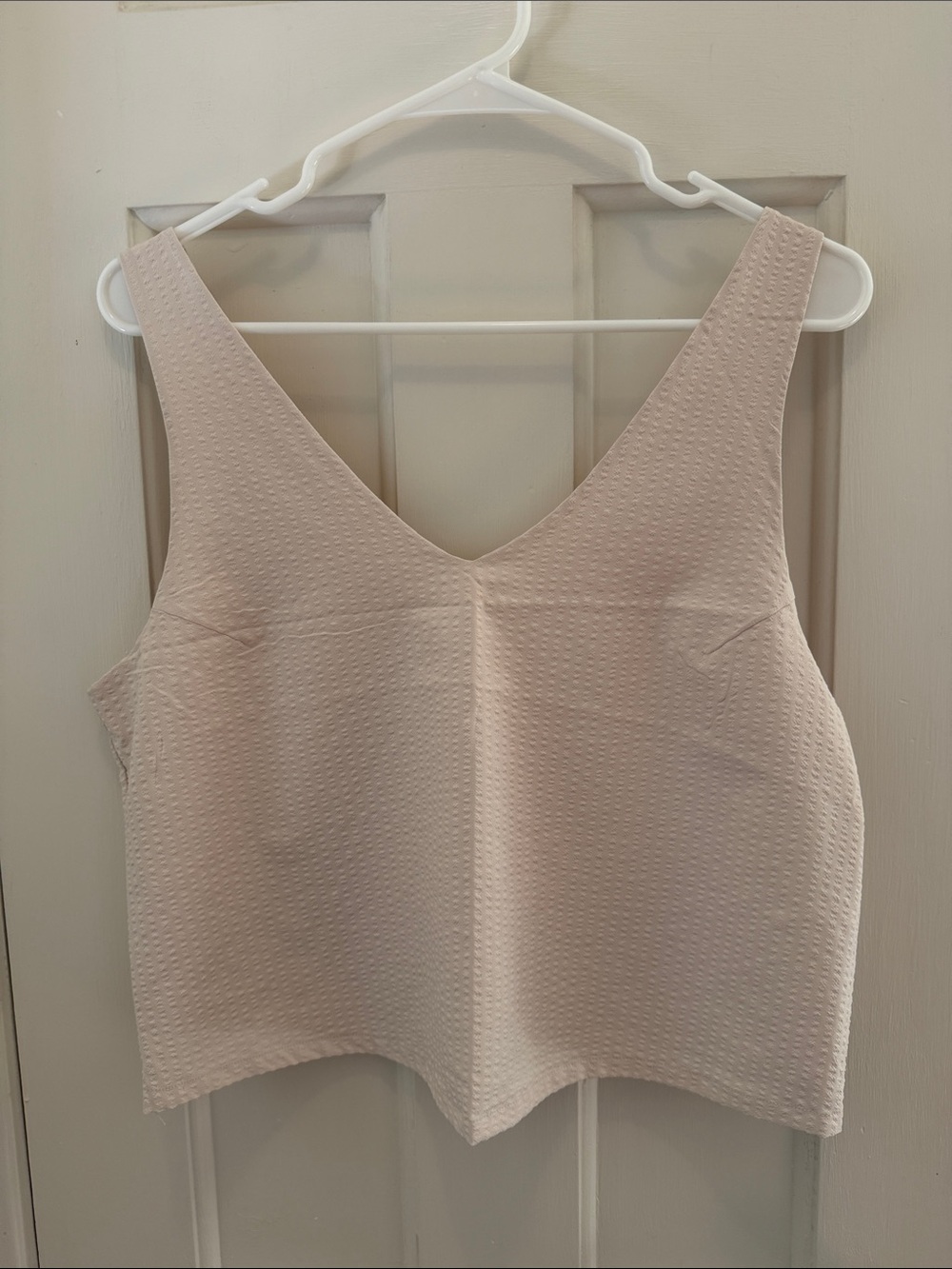 NWT Vuori Textured V-Neck Tank Top Double Lined